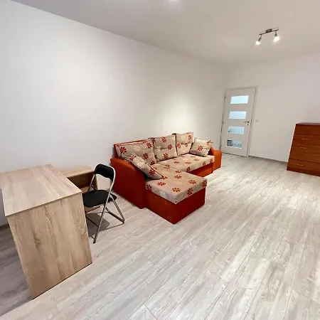 Comfort With Parking Apartment Warna